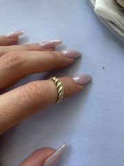 Gold Swirl Ring